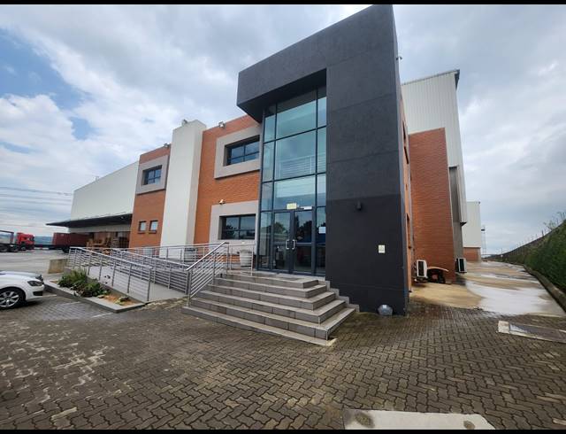 8,470M² WAREHOUSE TO LET IN LINBRO PARK